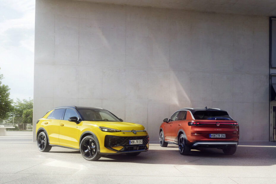 2025 Volkswagen T-Rocs in yellow and red.