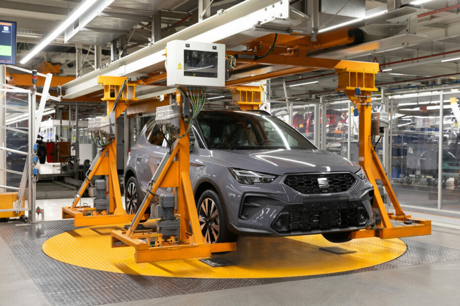 SEAT Arona on the production line at the Martorell factory.